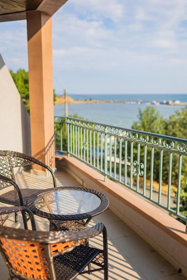 Lecardo Hotel Aheloy Extérieur photo